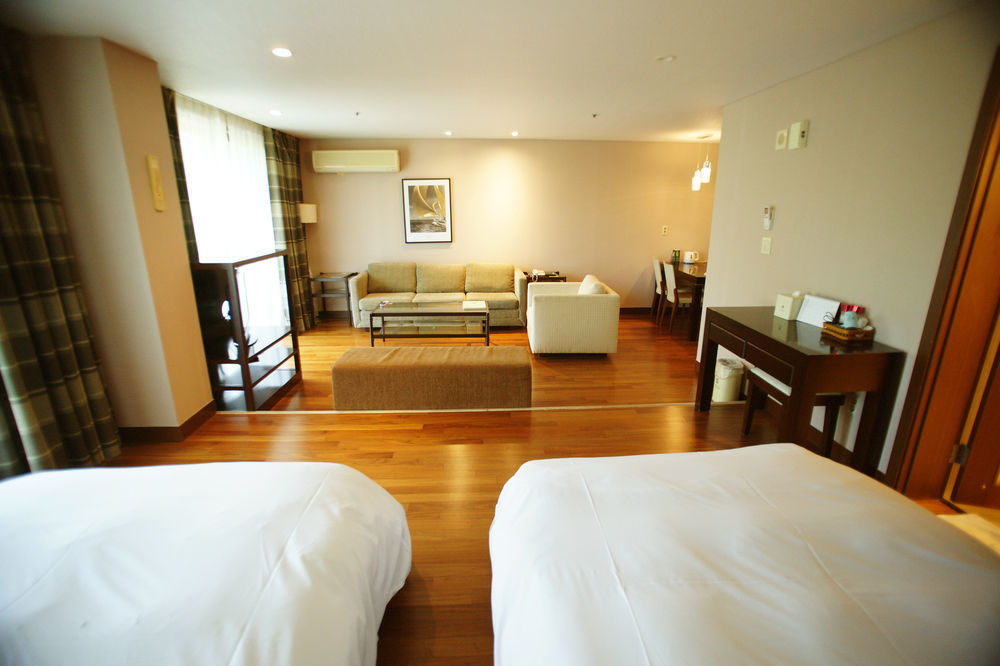 Lake Hills Jeju Resort Seogwipo Eksteriør billede