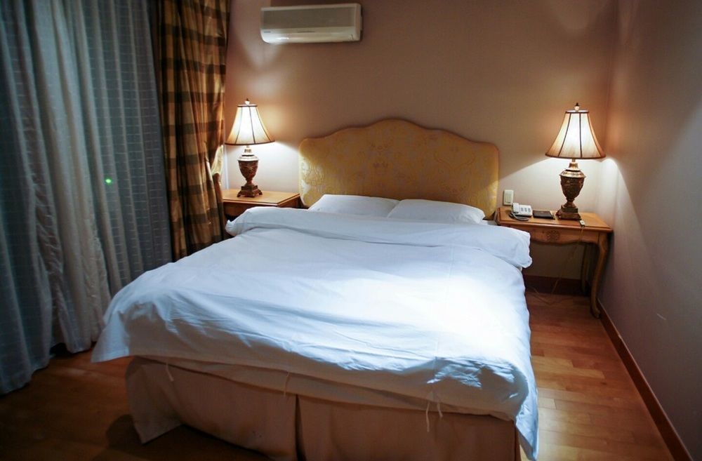 Lake Hills Jeju Resort Seogwipo Eksteriør billede