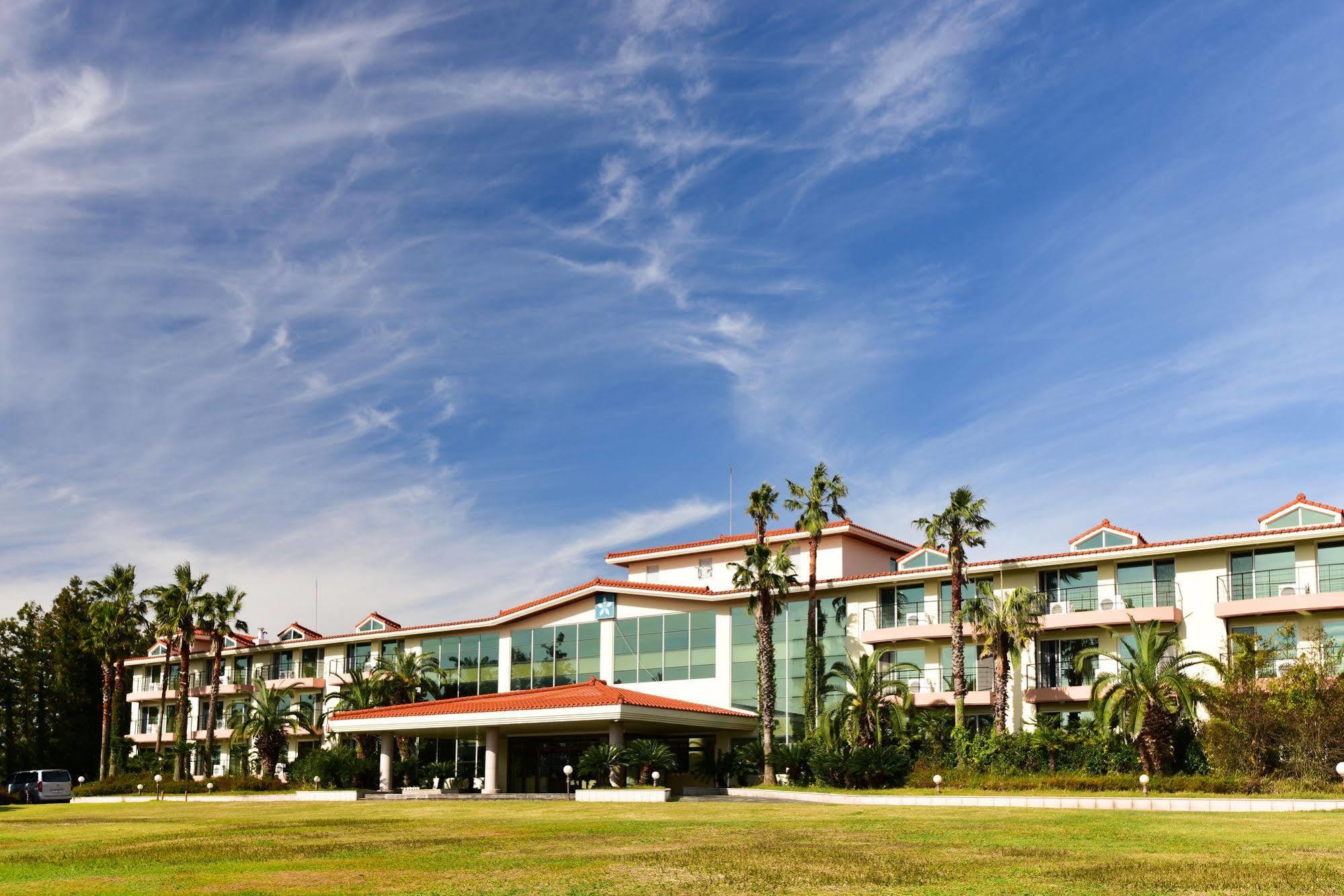 Lake Hills Jeju Resort Seogwipo Eksteriør billede